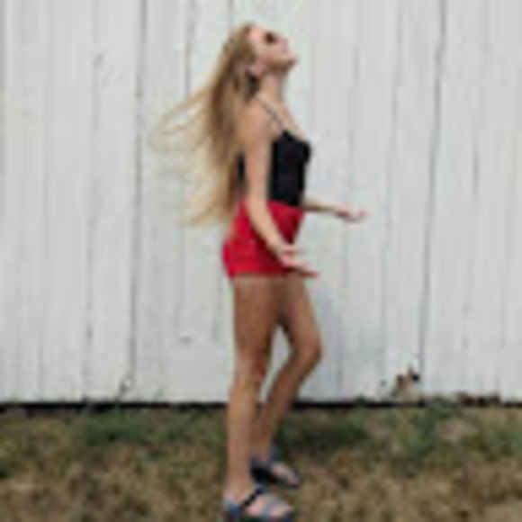 Meet your Posher, Cora lynn - Picture 1 of 1